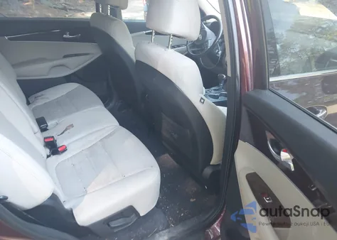 2017 Kia Sorento 2.4L Lx z USA, uszkodzony, nr VIN 5XYPGDA3XHG220018